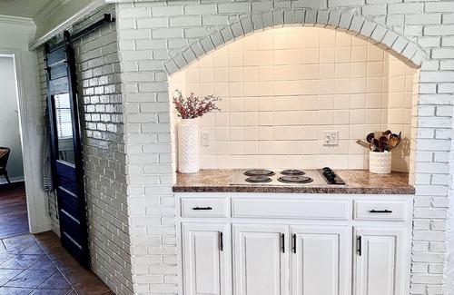 Sapulpa House | Beautiful King Suit w/Private Pool — 10mins from Tulsa!