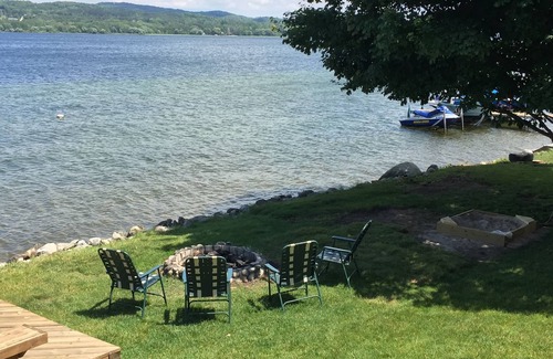 East Jordan House | Beautiful Lake Charlevoix Waterfront Getaway! Toys, Kayaks And All You Need!