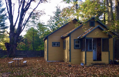 Ellsworth Cabin | Beautiful Lake! Cute Cabins! 6 Bedrooms, 3 Baths. Outdoor Lounge with Fire Pit!