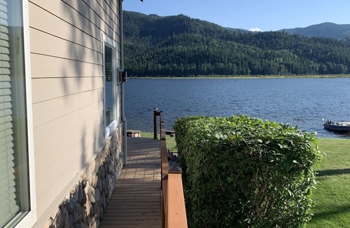 Rathdrum House | Beautiful Lake Front Property