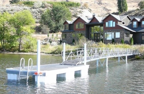 Monitor Cabin | Beautiful Lake Front Vacation Home--Sleeps 11