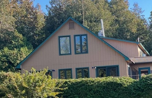 Willsboro House | Beautiful lake front home with 200 feet of waterfront