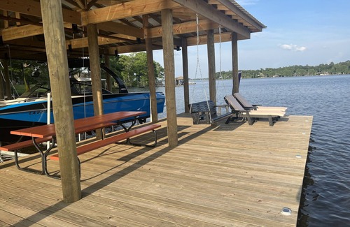 Shreveport House | Beautiful lake house with game room. Dog friendly