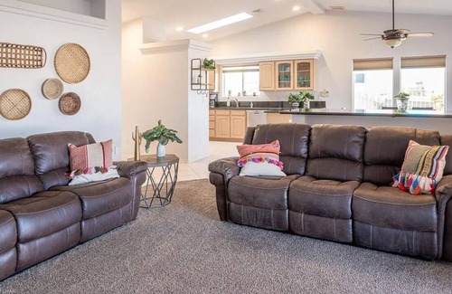 Lake Havasu City House | Beautiful Lake Havasu Pool Home in quiet neighborhood w/Mountain & Lake VIEWS!