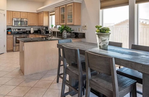 Lake Havasu City House | Beautiful Lake Havasu Pool Home in quiet neighborhood w/Mountain & Lake VIEWS!