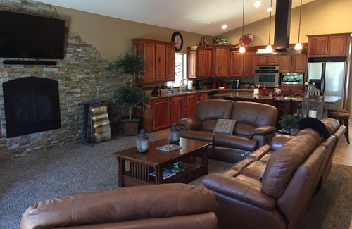 Boulder Bay House | Beautiful Lake View Home