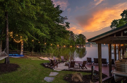 Jacksons' Gap House | Beautiful lakefront getaway! Stunning waterfront views and direct lakefront.