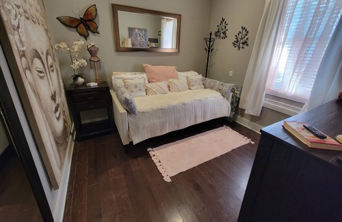Kingston Other | Beautiful LAKEFRONT - Prime Location - Kingston Relaxation Retreat Has it All <3
