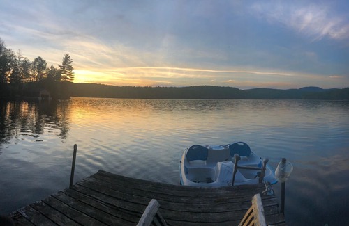 Barkmere Cottage | Beautiful lakeside cottage 30 mins from Mont Tremblant