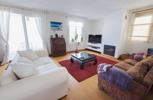 Tarifa Apartment | Beautiful large 3 bedroom apartment, terrace sea views, Wifi.
