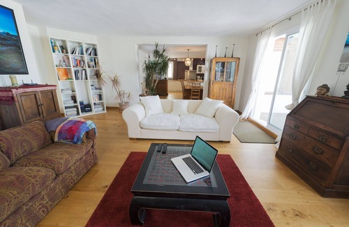 Tarifa Apartment | Beautiful large 3 bedroom apartment, terrace sea views, Wifi.