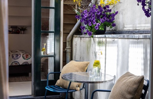 Grachtengordel-West Apartment | Beautiful large apartment at one of the most desirable locations on the famous Prinsengracht.