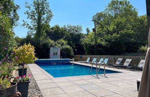 Lampeter House | Beautiful Large Country Barn Conversion Hot Tub, Pool, BBQ Hut, Large Grounds