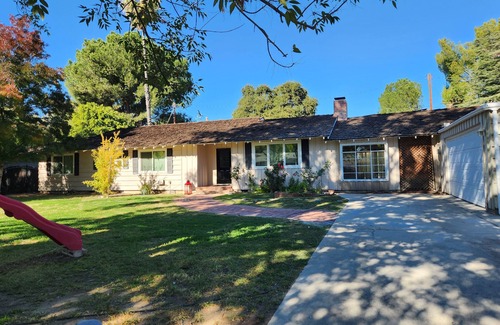 Northridge House | Beautiful large fenced property with sparkling pool