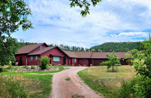 Piedmont House | Beautiful large home with gorgeous views. One story with a loft.