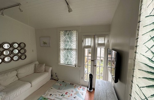 Audubon House | Beautiful large one bedroom - best uptown location