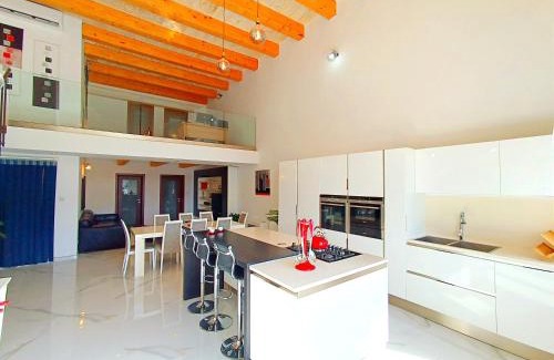 Kalkara Apartment | Beautiful large Sea Front Duplex Loft