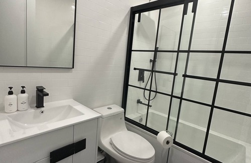 Bedford-Stuyvesant Apartment | Beautiful large true 2 bed room/2 full bathroom in a Brooklyn brownstone
