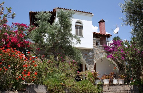 Aipeia House | Beautiful located holiday house above the beach, wifi | Messenia, Peloponnese
