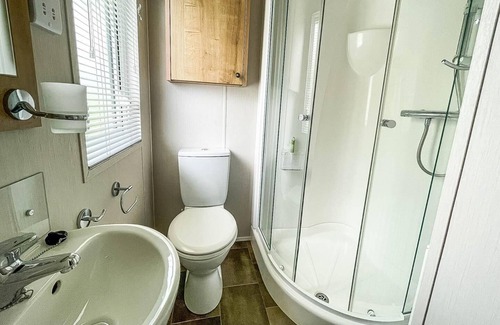 Hopton Cabin | Beautiful lodge with decking at Breydon Water Park in Norfolk ref 10022B