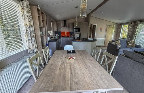 Corton House | Beautiful lodge with decking at Azure Seas in Suffolk, sleeps 6 ref 32217OG