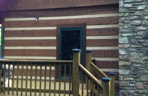 Salem Cabin | Beautiful Log Cabin in Gorgeous, Private Wooded Area