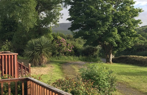 Camp House | Beautiful log cabin, nestled in the quiet mountains overlooking the sea