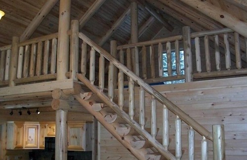 Orr Cabin | Beautiful Log Cabin on Remote Lake, with Limited Public Access.