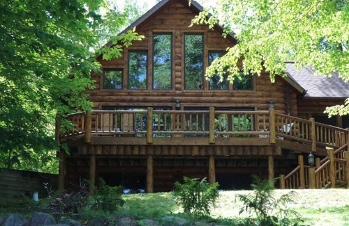 Hayward Cabin | *Beautiful Log Cabin with Sauna*