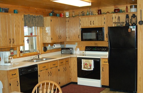 Luray Cabin | Beautiful Log Cabin with Gorgeous Mountain Views
