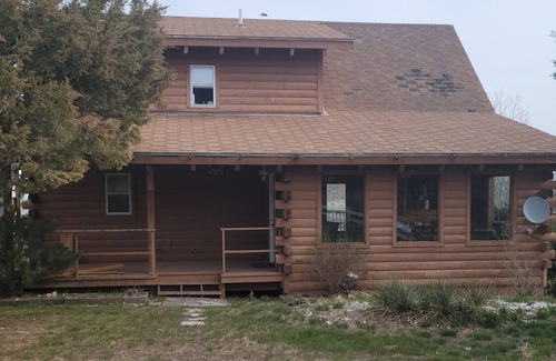 Jackson County Bed & Breakfast | Beautiful log home with a great view of the badlands national park.