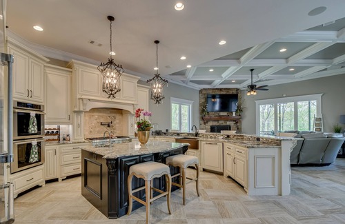 Appling House | Beautiful, luxurious 7,400 sq. ft. home located in a scenic