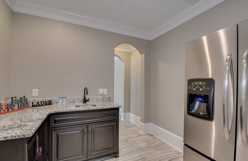 Appling House | Beautiful, luxurious 7,400 sq. ft. home located in a scenic