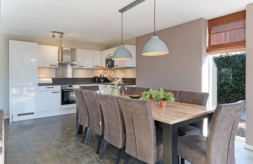 Ouddorp House | Beautiful luxury design holiday homes 2 minutes from the beach with large garden, Jacuzzi, porch and trampoline.