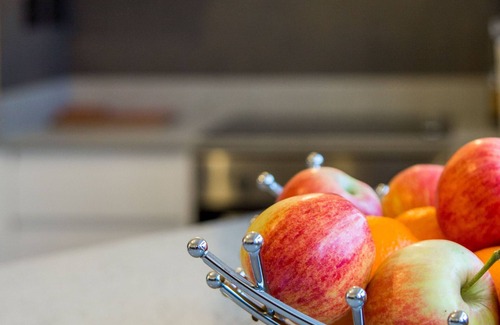 Noel Park Apartment | Beautiful Luxury London Flat - 3 minutes from Piccadilly line - sleeps 12