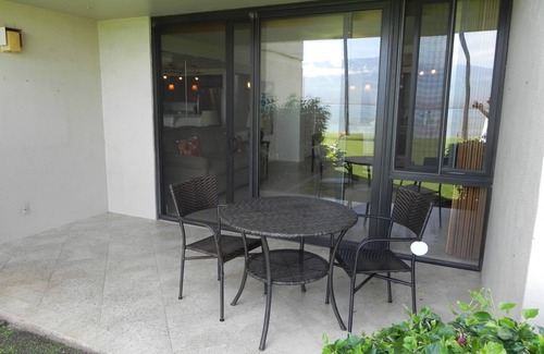 Maalaea Condo | Beautiful Luxury Oceanfront Condo-Grnd Floor, Great View, A/C, Wi-Fi, BDRM View