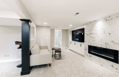 Cottage Grove House | Beautiful luxury 4BR/2BA recently renovated with open concept