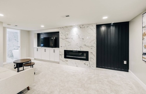 Cottage Grove House | Beautiful luxury 4BR/2BA recently renovated with open concept