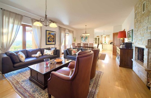 Suzan Villa | Beautiful Luxury Villa Maria with a swimming pool, near the Sea