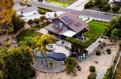 Temecula House | Beautiful Meadow Pool Home- surrounded by hiking trails, 10mins to Wine Country!