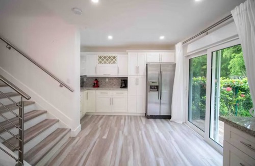 Cutler Bay House | Beautiful Miami Family Lake House OR in Tranquil Community 3 Beds/2Bath 6 Guests