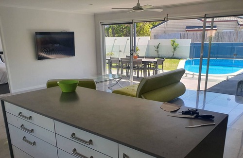 Ashmore House | Beautiful Modern and very quiet home and so close to every thing the Gold coast
