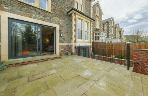 Cotham Apartment | Beautiful Modern 2 Bed Apartment in Great Location in Bristol!