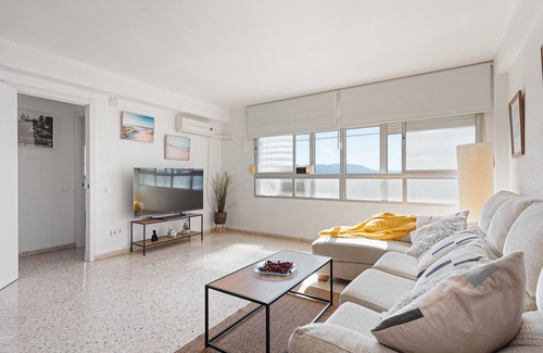 Cruz de Humilladero Apartment | 'Beautiful Modern Apartment' with Wi-Fi and Air Conditioning