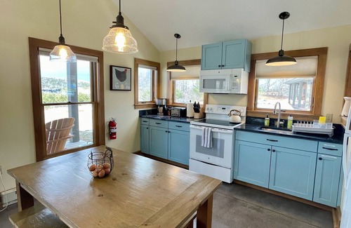 Hartland Four Corners Cabin | Beautiful Modern Cabin on a Vermont Farm - Stunning Panoramic Views!