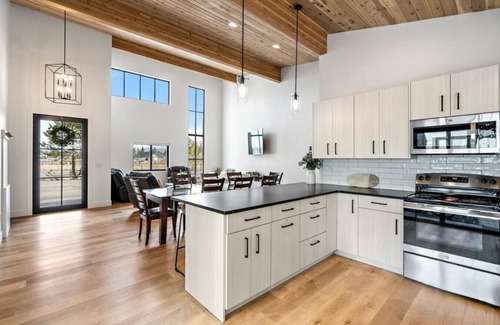 Tamarack Resort Cabin | Beautiful Modern Escape Next to Lake Inlet