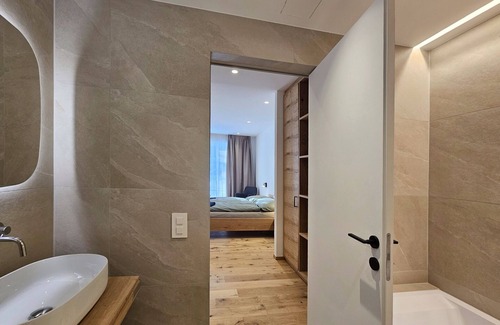 Saas-Fee Apartment | Beautiful & modern flat in Haus Silberdistel for 12 people
