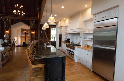 Pine River House | Beautiful modern rustic barn located near state parks and Chain o Lakes.