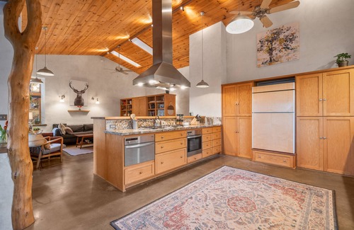 Sonora House | Beautiful, Modern Straw Bale House