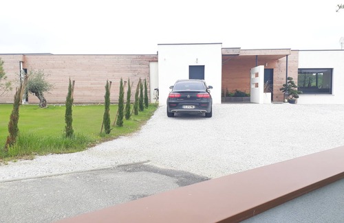 Montgeard Villa | Beautiful modern villa with direct lake access. Terraces, pool and spa.